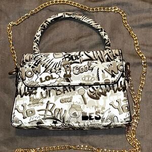 Urban Graffiti Art Print Women's Mini Handbag with Gold Chain Crossbody